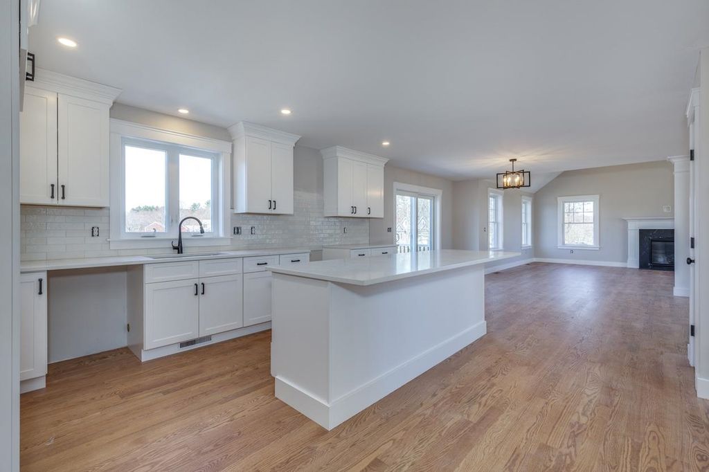 Photo of 4 Haystack Circle, Pelham, NH 03076 (MLS # 5070807)