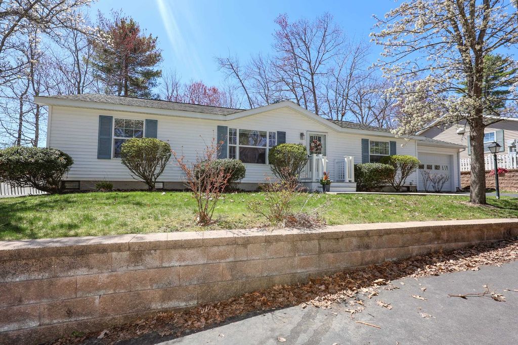Photo of 100 Ledgewood Way, Manchester, NH 03104 (MLS # 5085675)