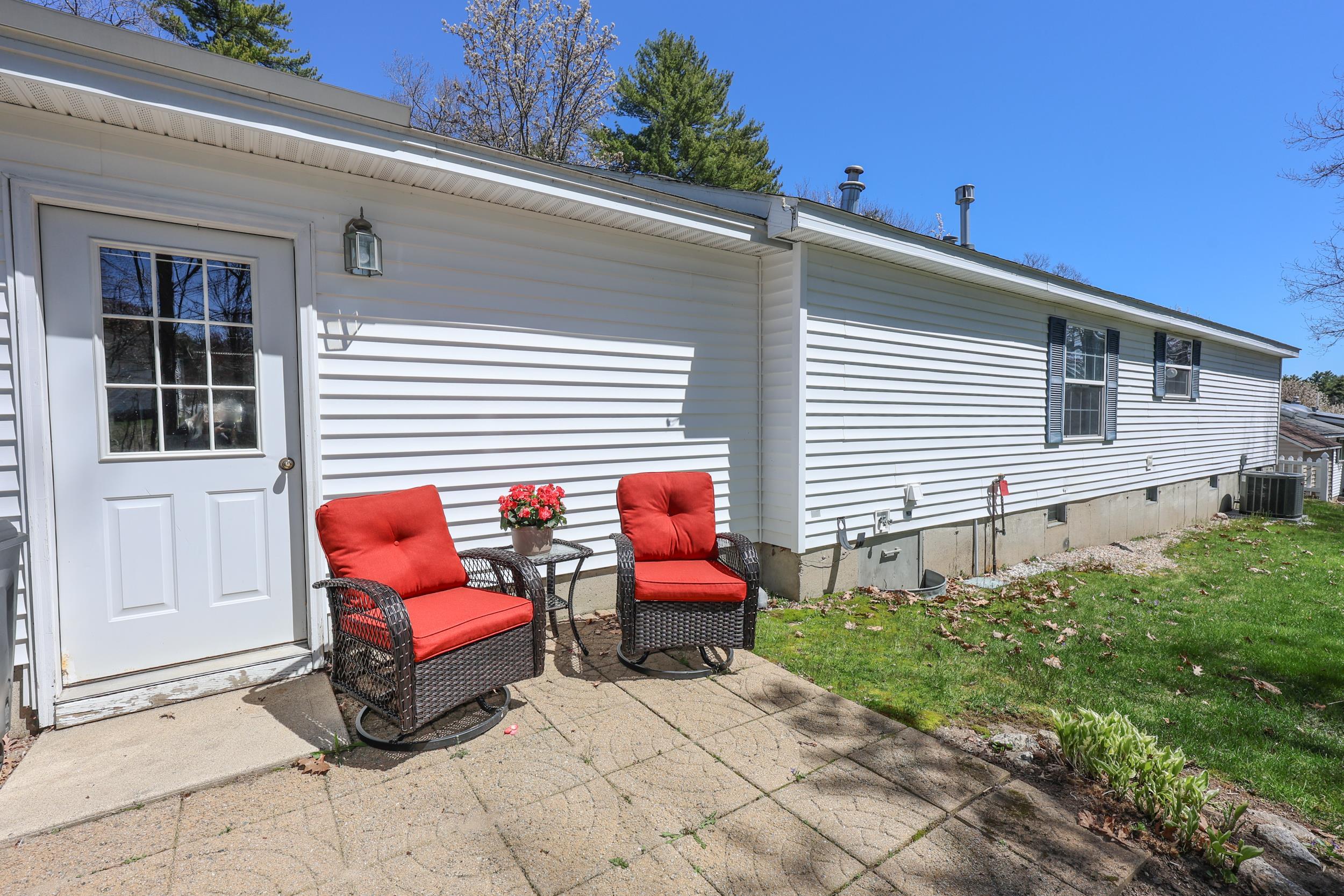 100 Ledgewood Way