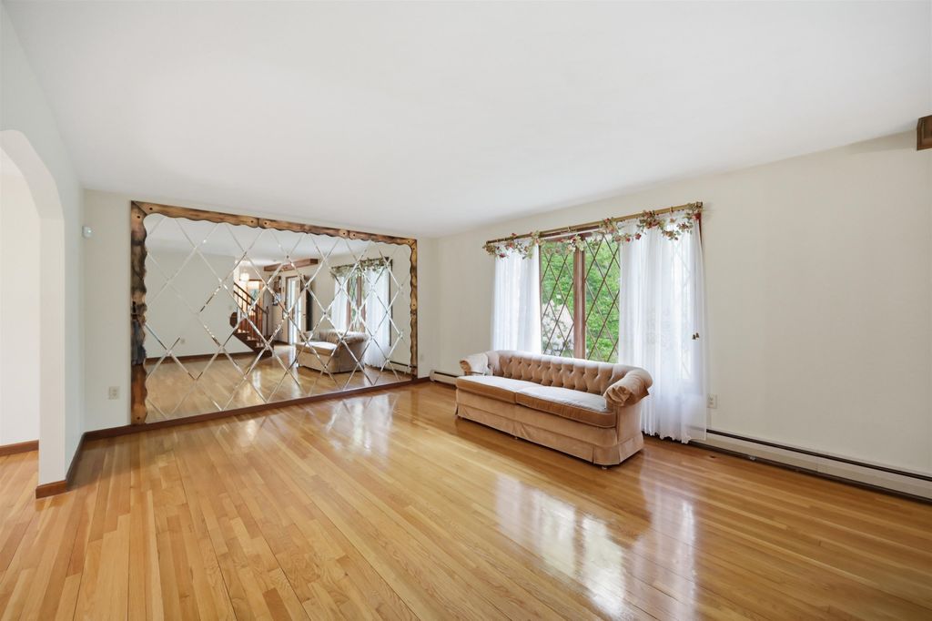 Photo of 43 Greatstone Drive, Merrimack, NH 03054 (MLS # 5088775)