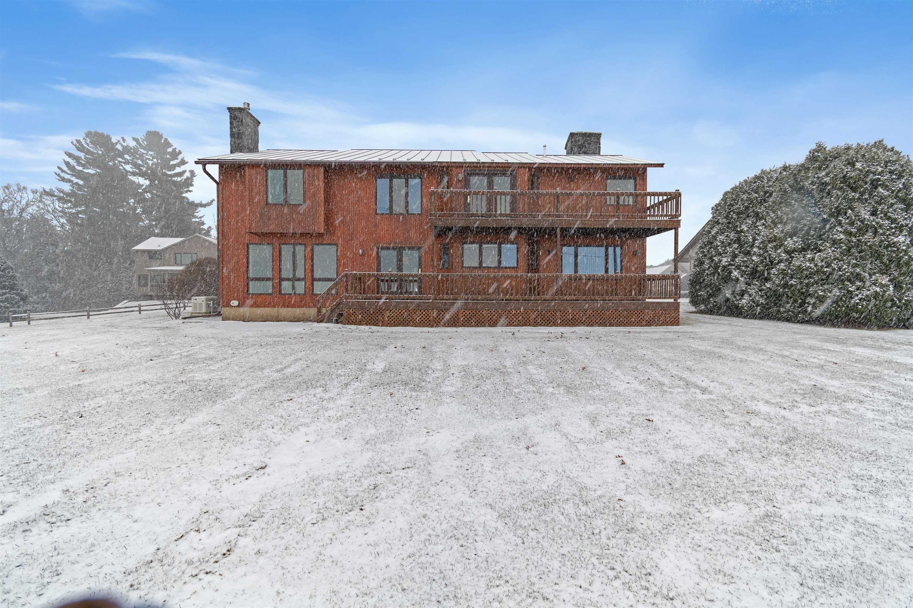 564 South Bay Circle