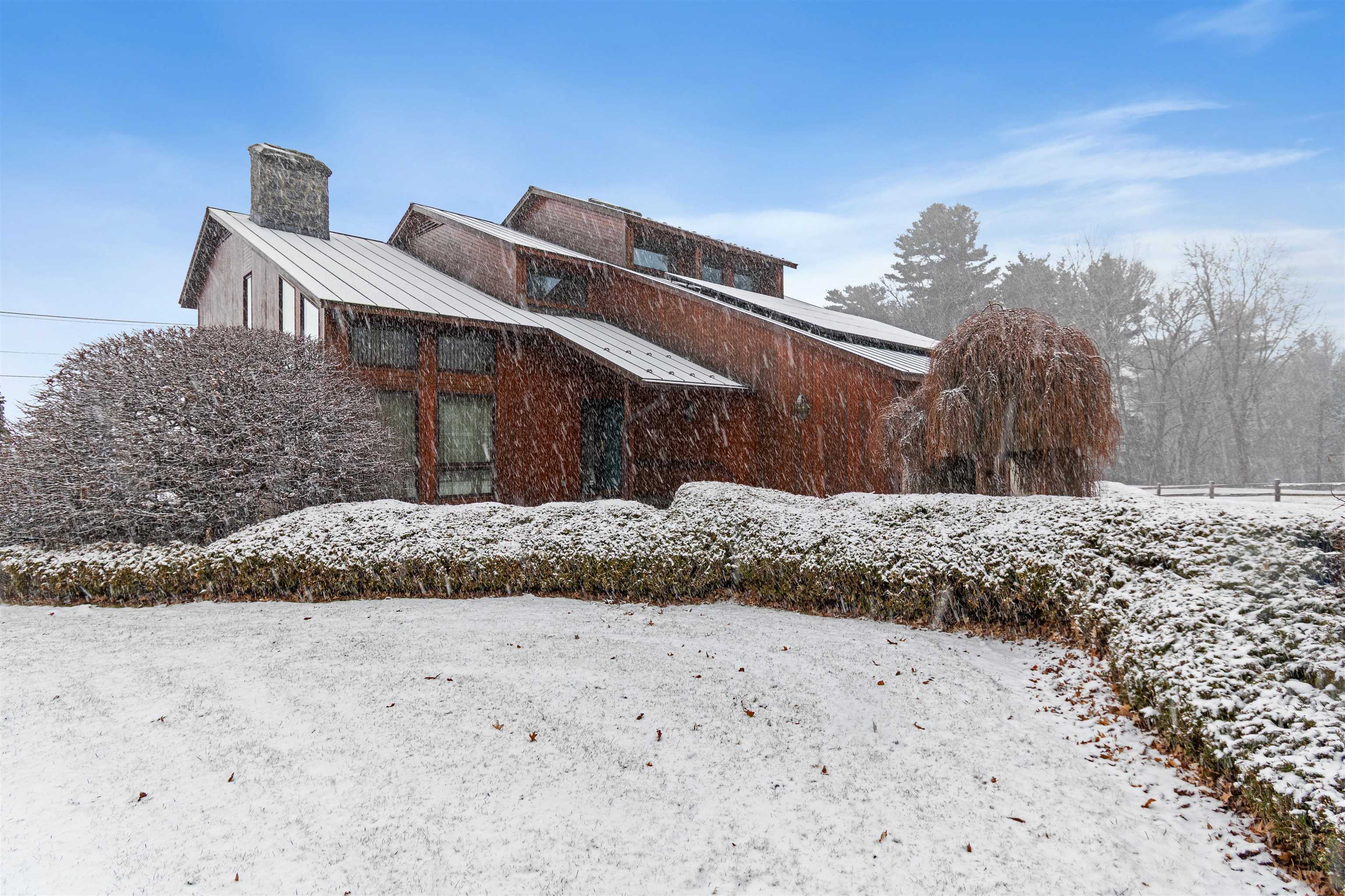 564 South Bay Circle