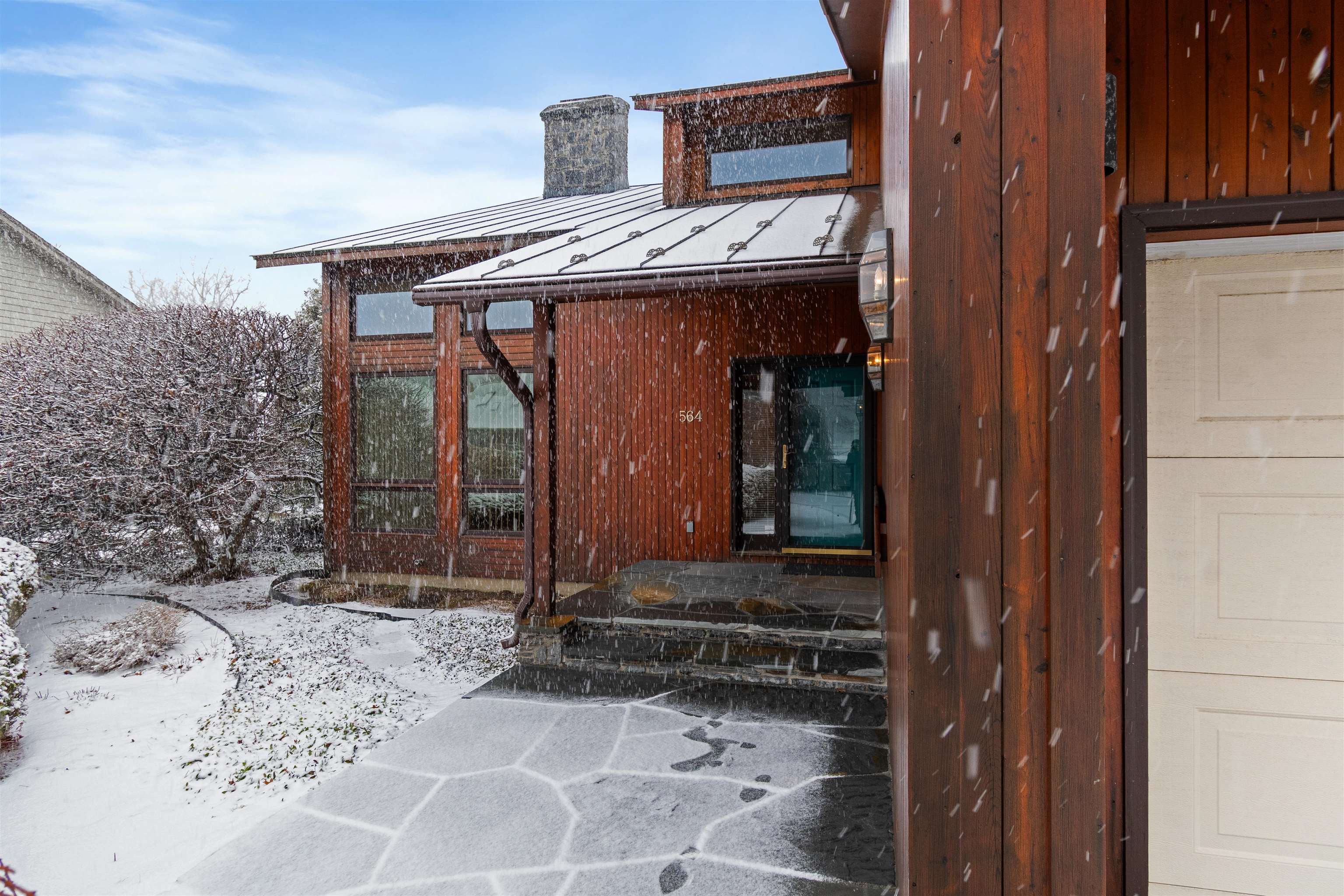 564 South Bay Circle