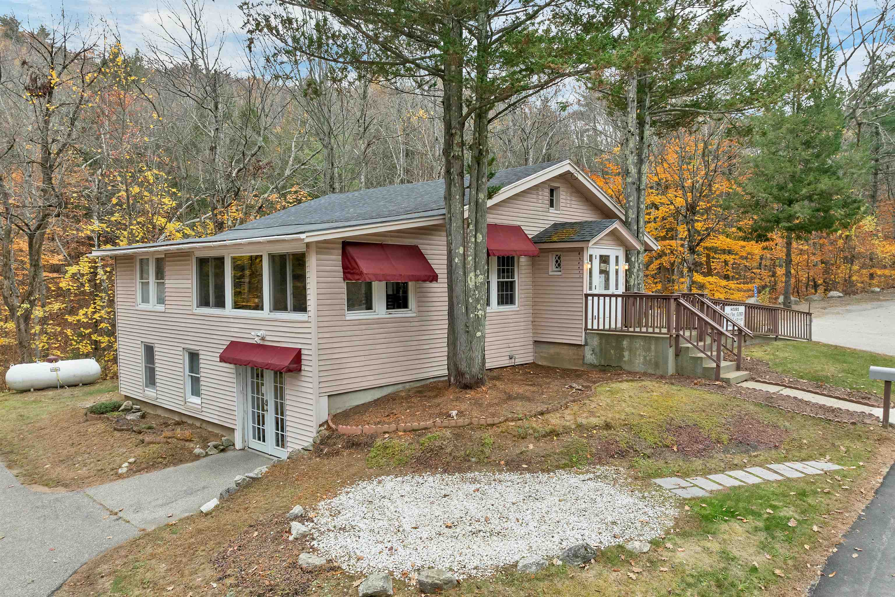 136 Daniel Webster Highway