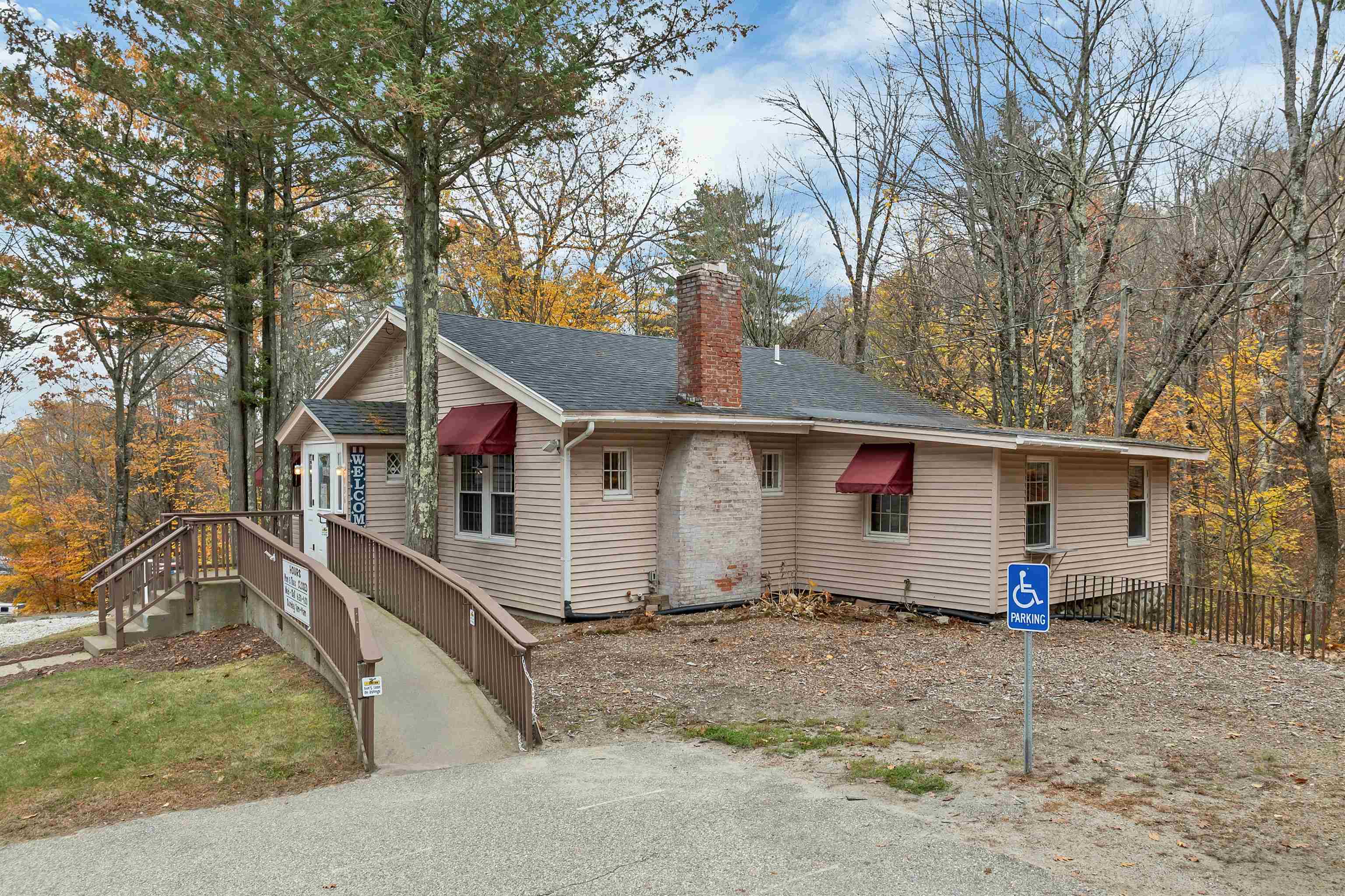 136 Daniel Webster Highway