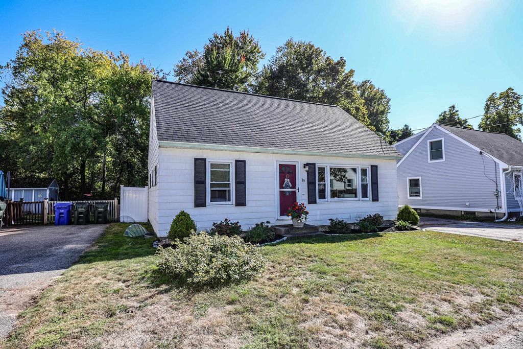 Photo of 19 Bow Street, Manchester, NH 03103 (MLS # 5064844)