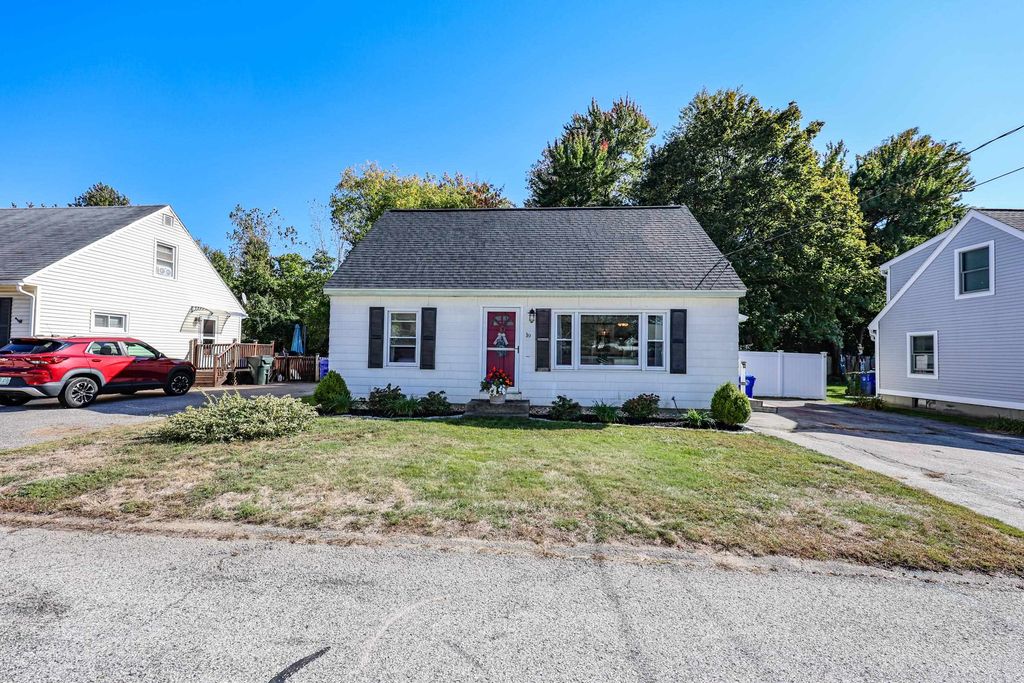 Photo of 19 Bow Street, Manchester, NH 03103 (MLS # 5064844)