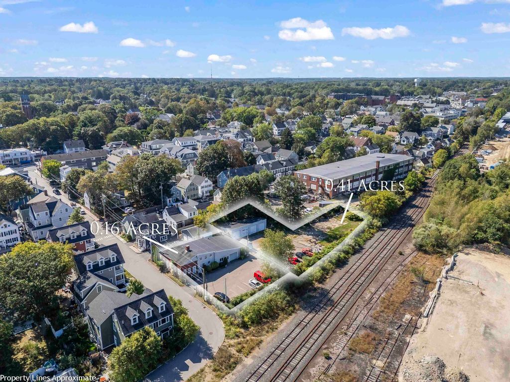 Photo of 98 Cornwall Street, Portsmouth, NH 03801 (MLS # 5061951)