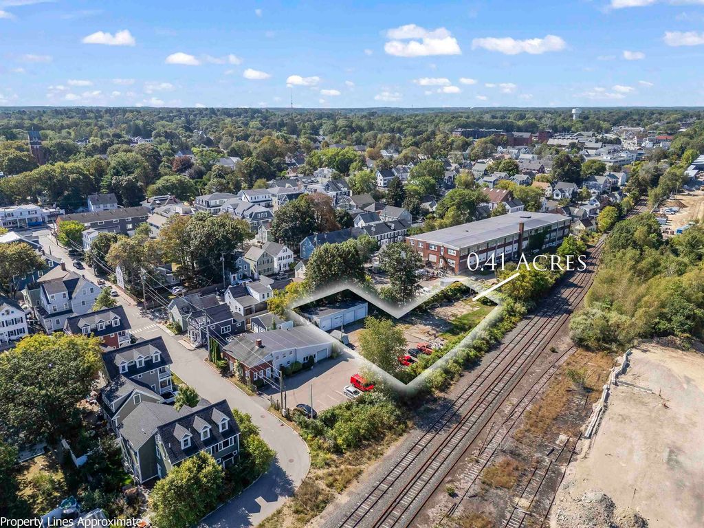 Photo of 98 Cornwall Street, Portsmouth, NH 03801 (MLS # 5061951)