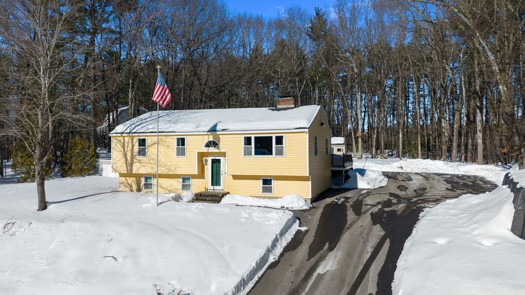 Photo of 8 Chongor Drive, Newton, NH 03858 (MLS # 5076441)