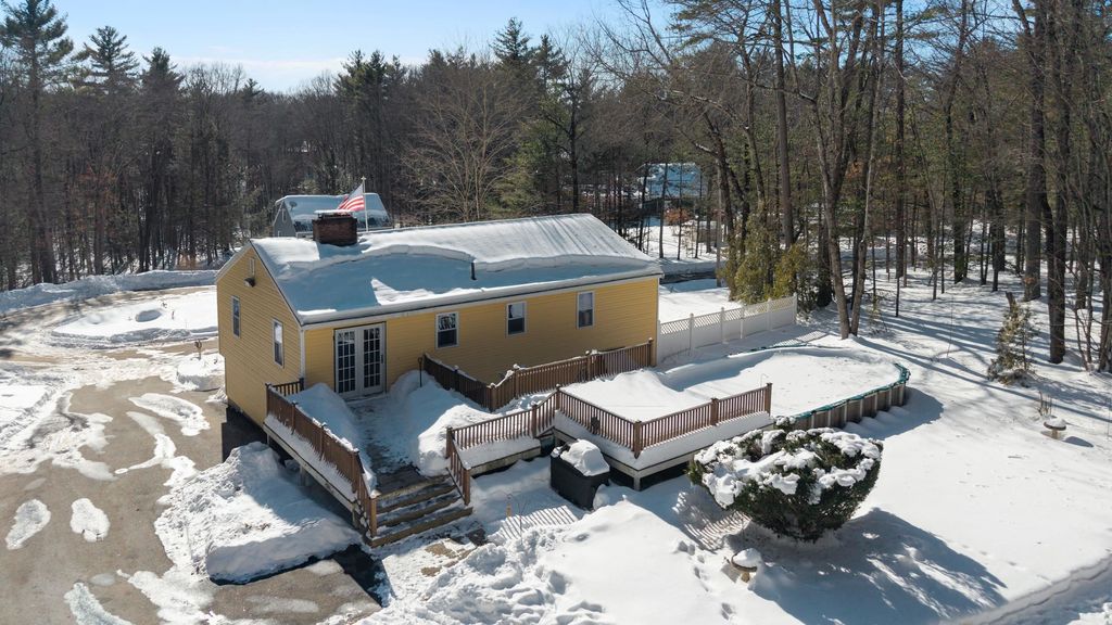 Photo of 8 Chongor Drive, Newton, NH 03858 (MLS # 5076441)