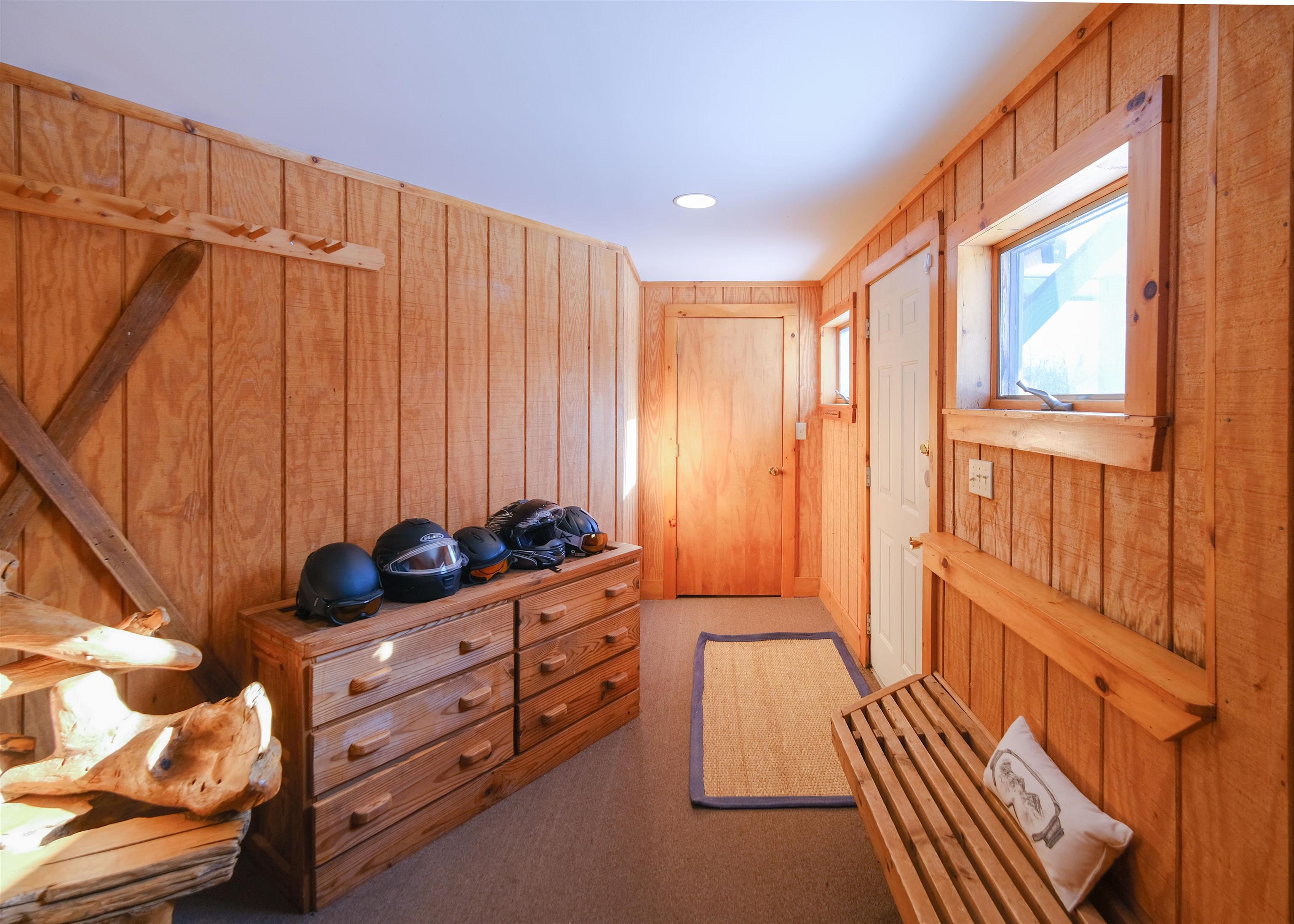 306 Hedgehog Hill Road N