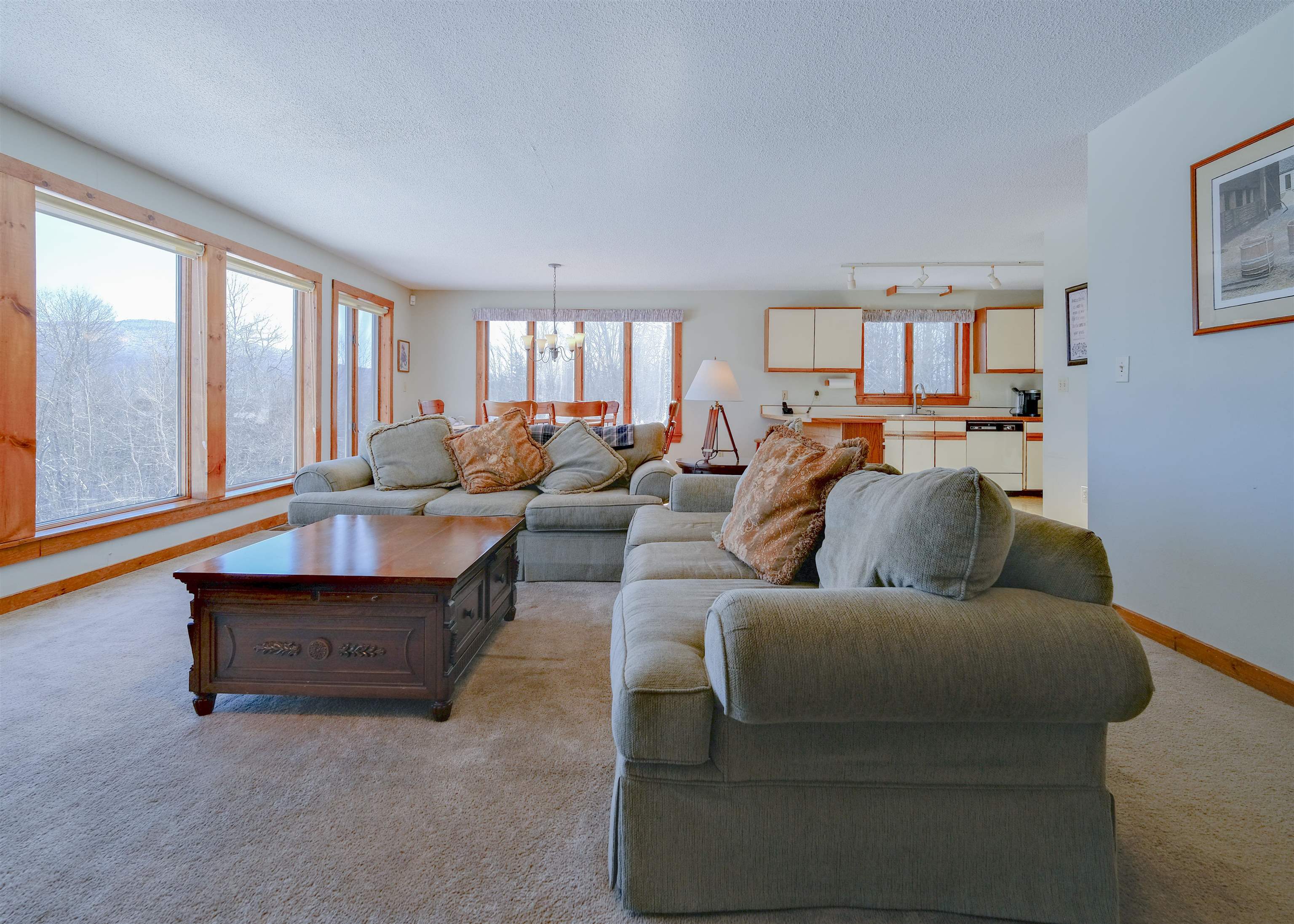 306 Hedgehog Hill Road N