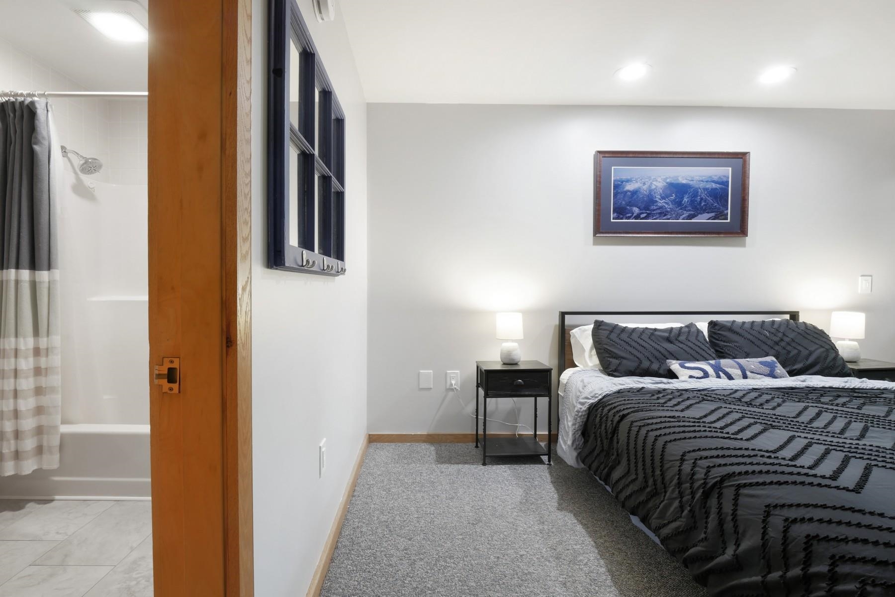 118 High Ridge Road E5