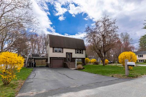 Photo of 15 Elaine Drive, Nashua, NH 03062 (MLS # 5085651)