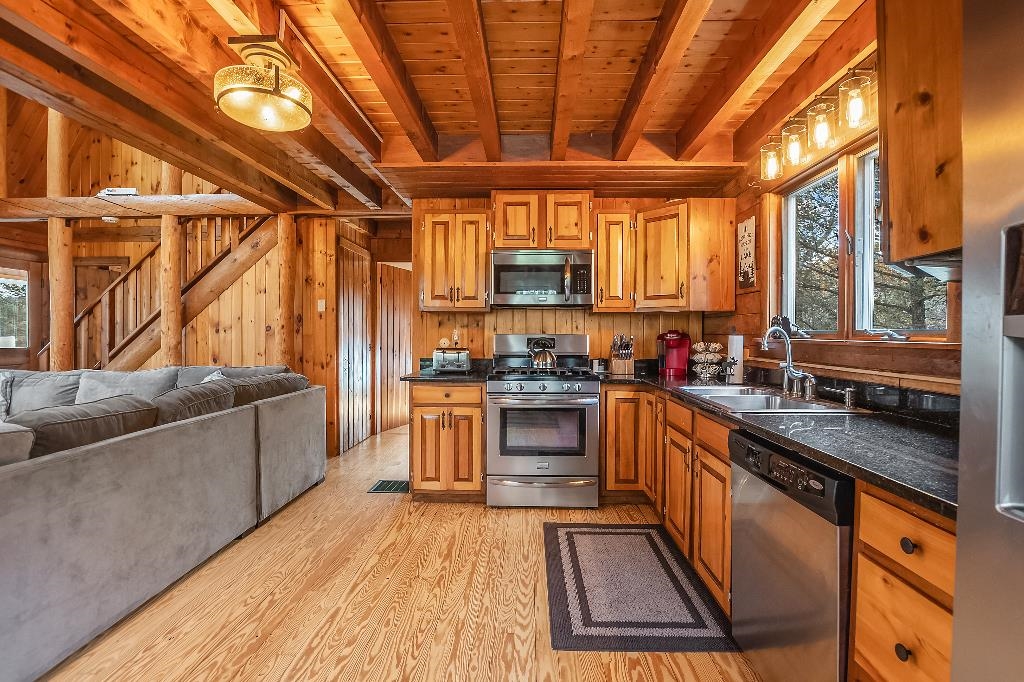 86 Smith Point Road