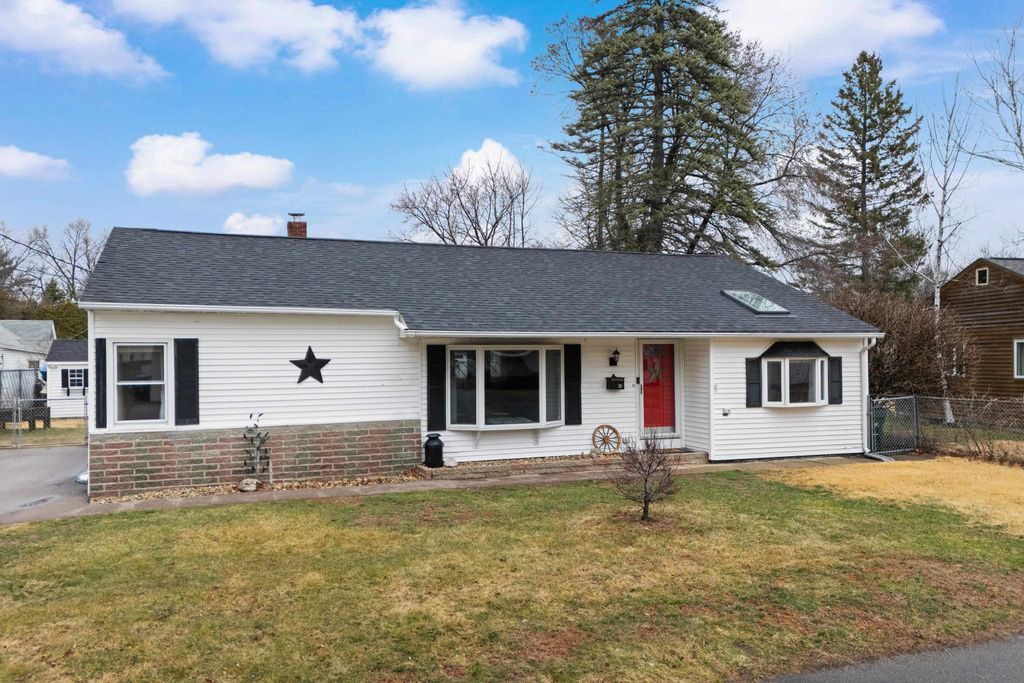 Photo of 39 Ann Avenue, Manchester, NH 03102 (MLS # 5082403)