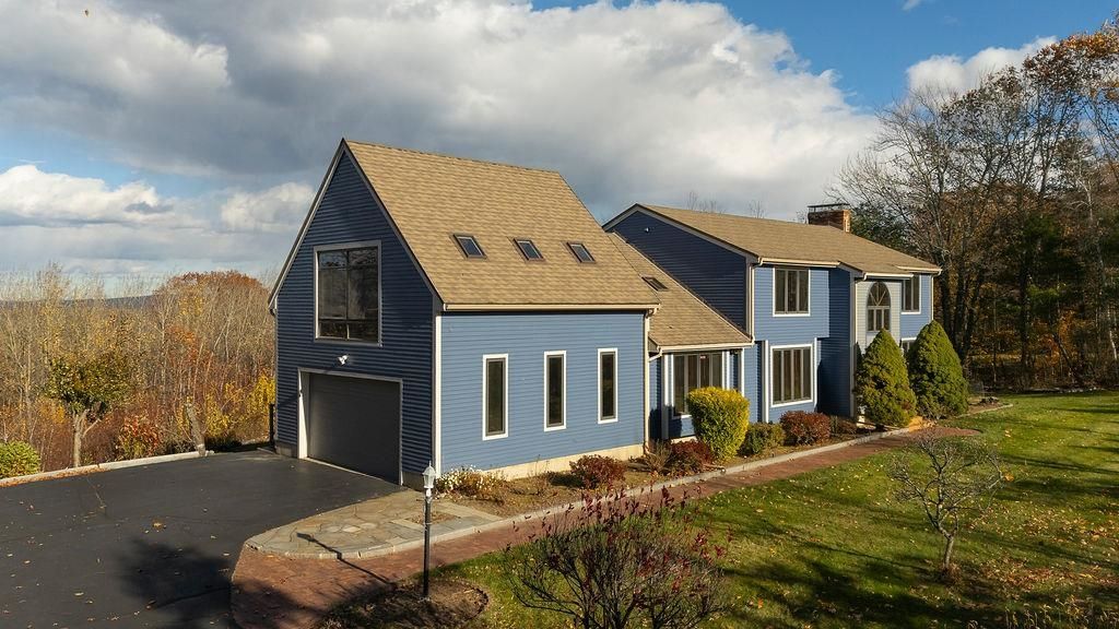 Photo of 8 Longview Drive, Bow, NH 03304 (MLS # 5068911)