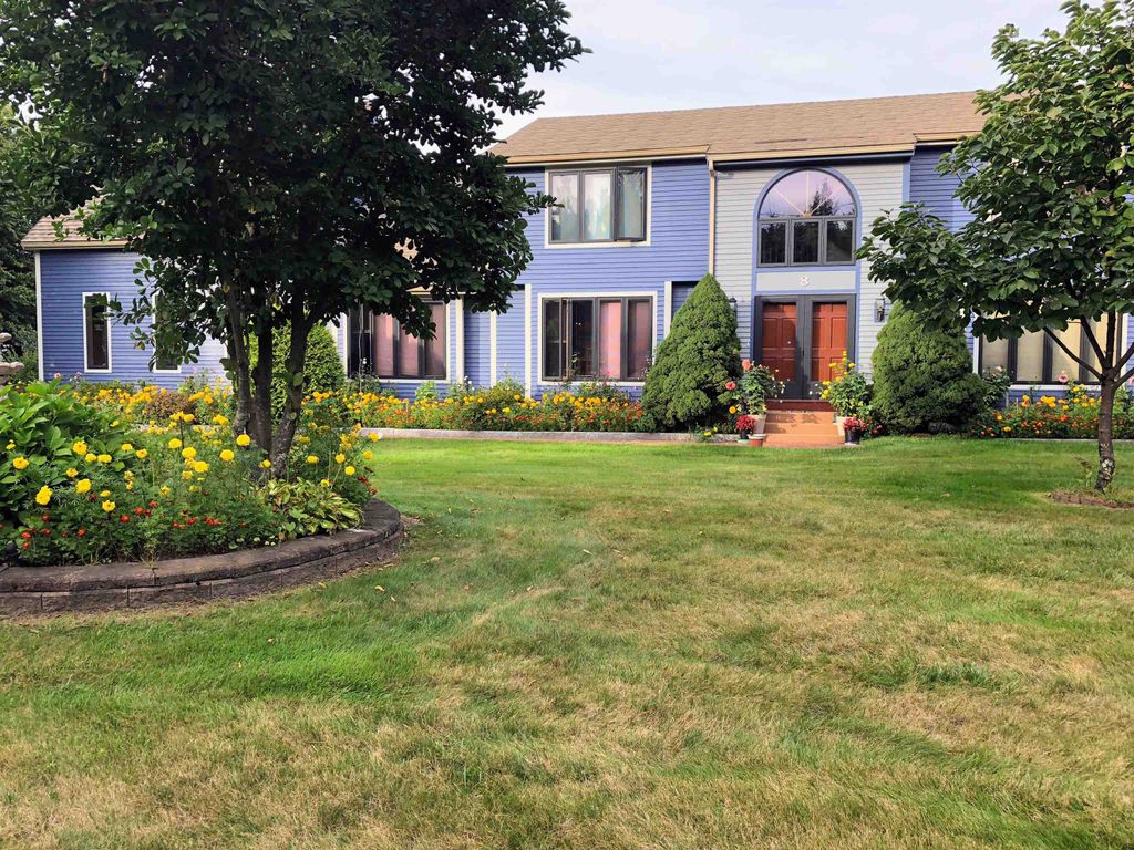 Photo of 8 Longview Drive, Bow, NH 03304 (MLS # 5068911)