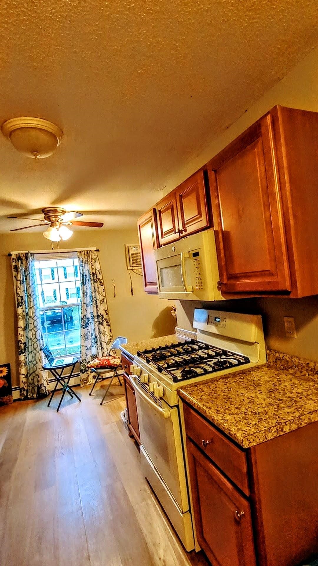 89 Winnacunnet Road 6