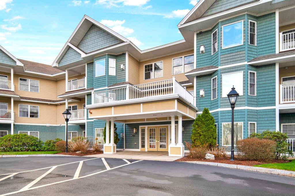 Photo of 65 Hawthorne Drive #305, Bedford, NH 03110 (MLS # 5084145)