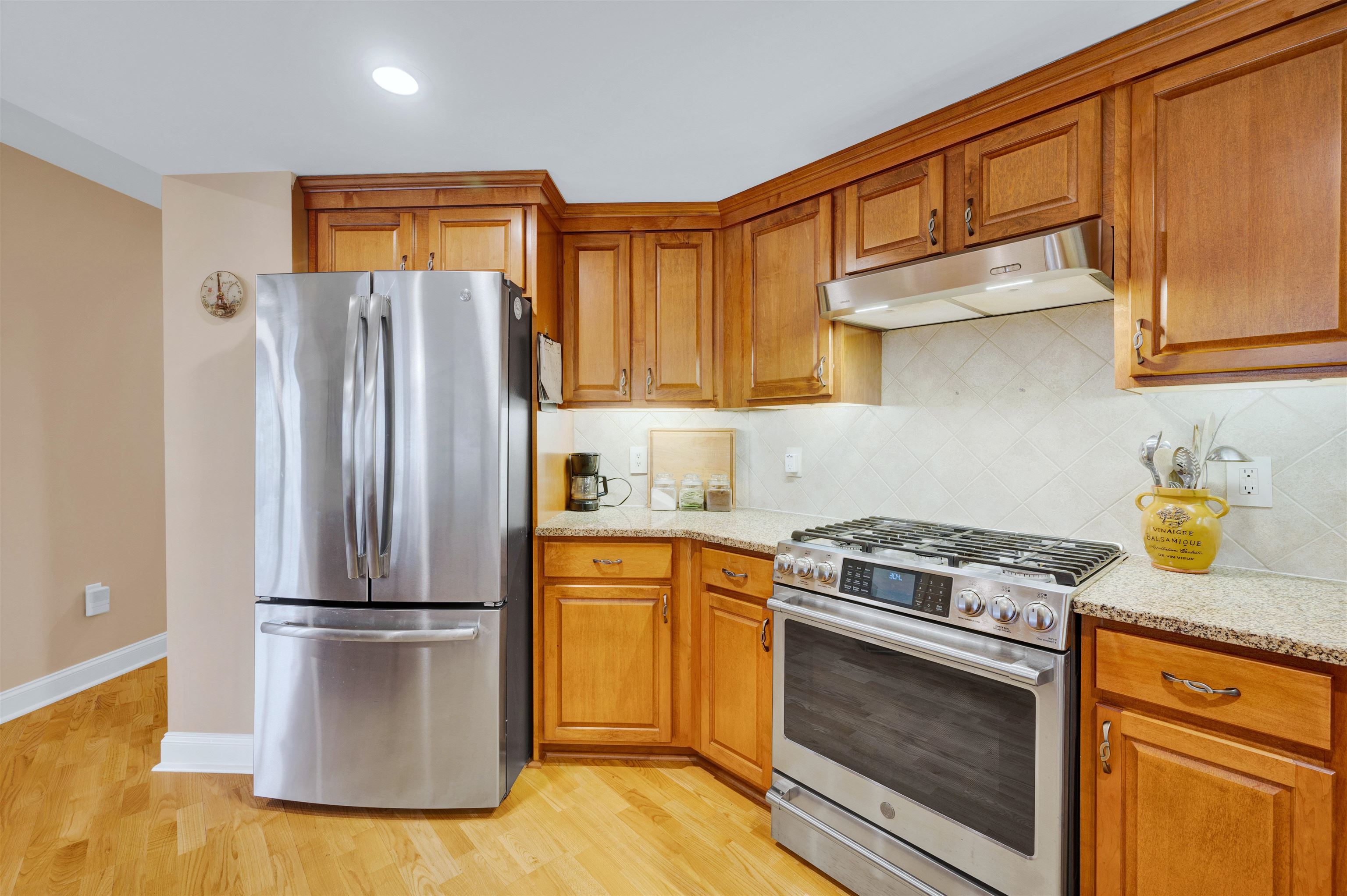 65 Hawthorne Drive 305