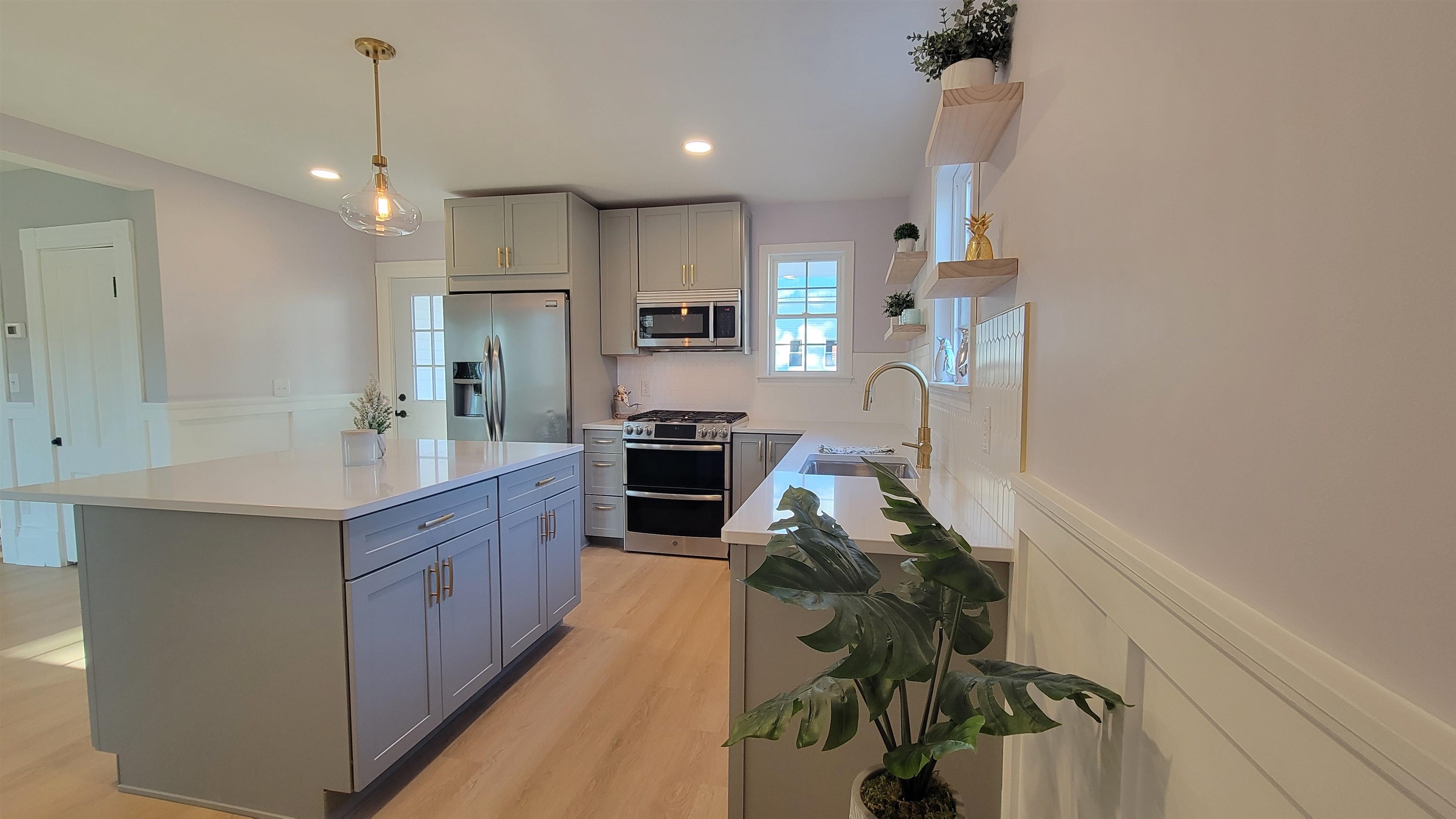 Ashland, New Hampshire 03217, United States, 3 Bedrooms Bedrooms, ,2 BathroomsBathrooms,Residential,Active,31760