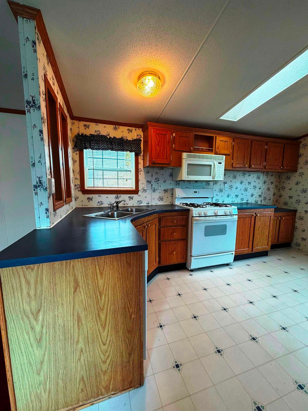 Photo of 6 Hilltop Manor Mobile Home Park, Littleton, NH 03561 (MLS # 5082387)