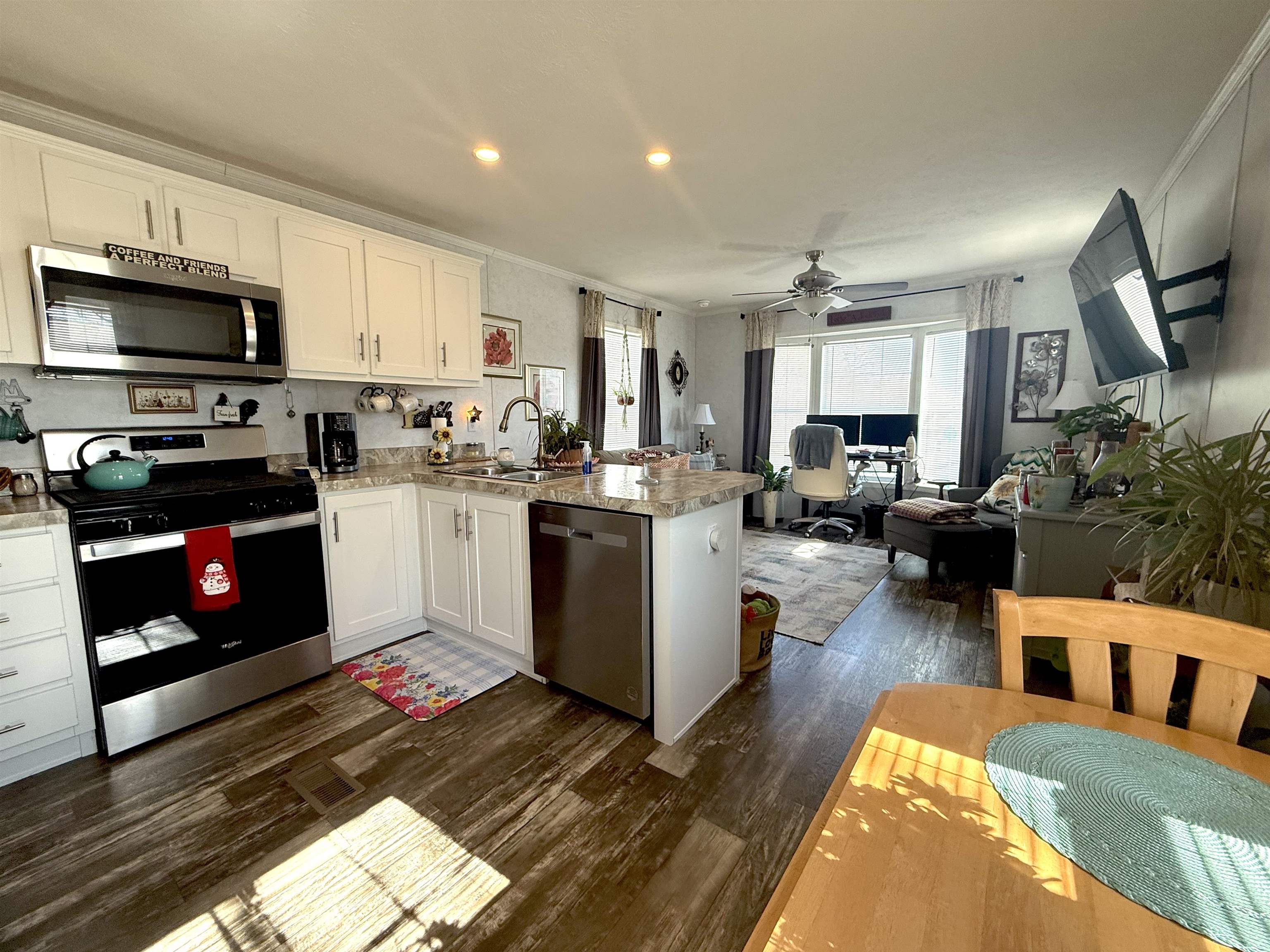 65 Leavitt Road 13