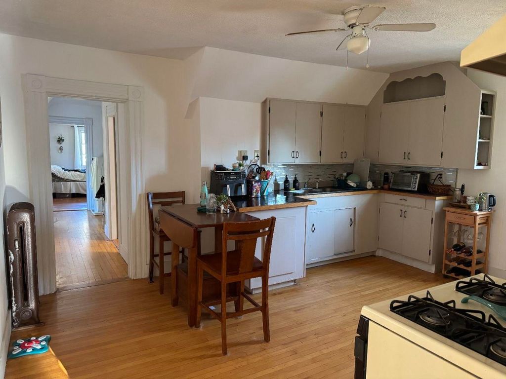 Photo of 107 Russell Street #2, Manchester, NH 03104 (MLS # 5064417)