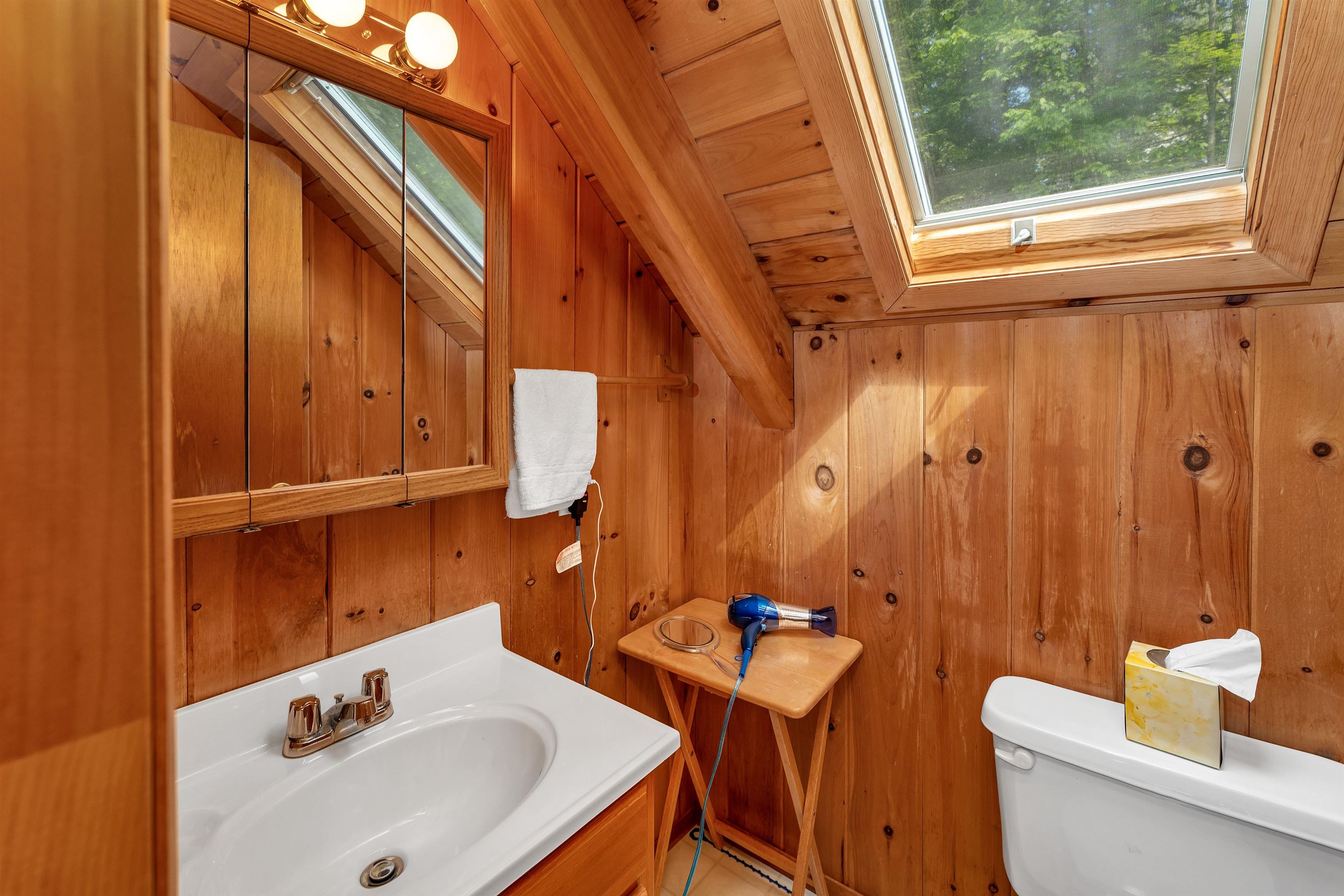 Wakefield, New Hampshire 03872, United States, 2 Bedrooms Bedrooms, ,2 BathroomsBathrooms,Residential,Active,139553