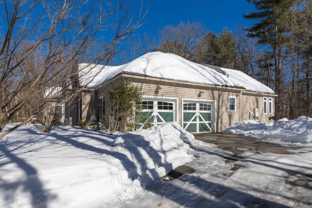 Photo of 4 Nordic Wood Lane, Newton, NH 03858 (MLS # 5077830)