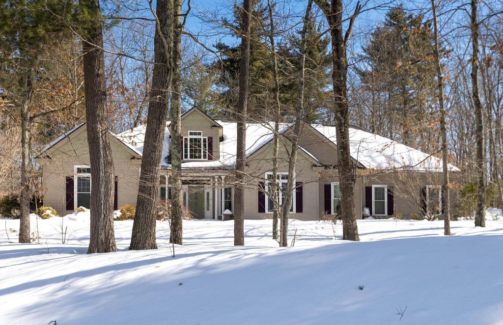 Photo of 4 Nordic Wood Lane, Newton, NH 03858 (MLS # 5077830)