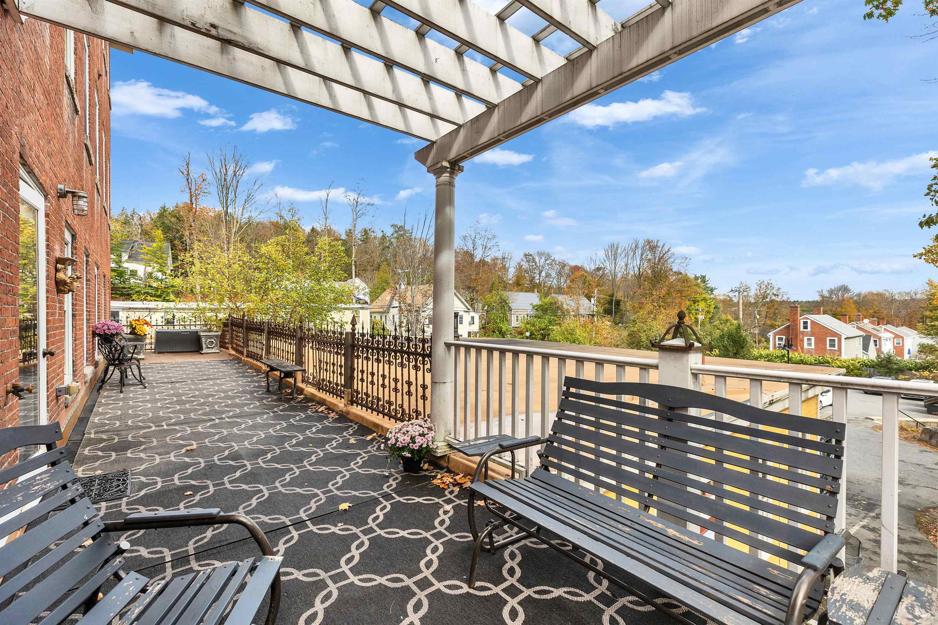 374 Union Street 206