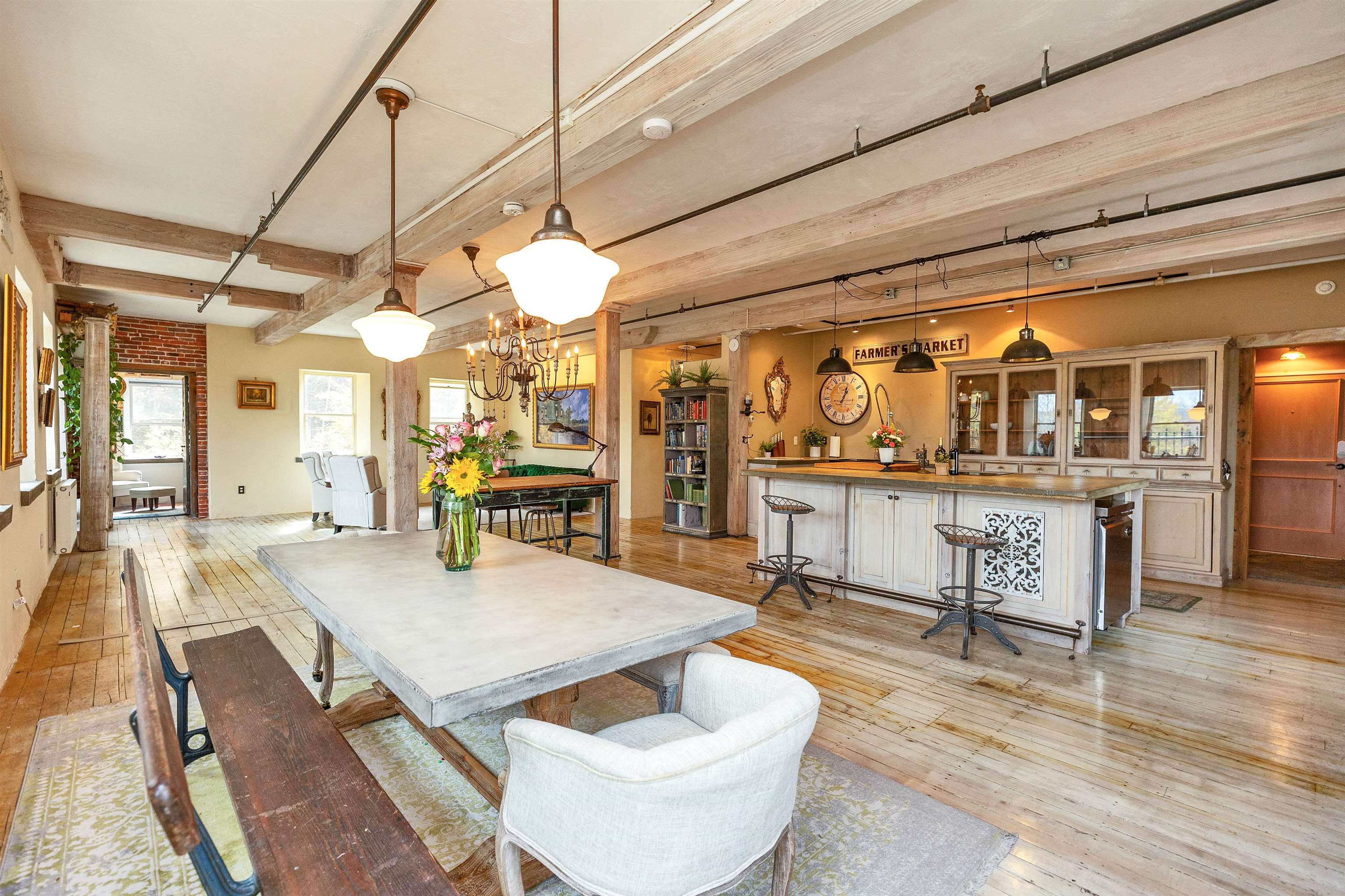 374 Union Street 206