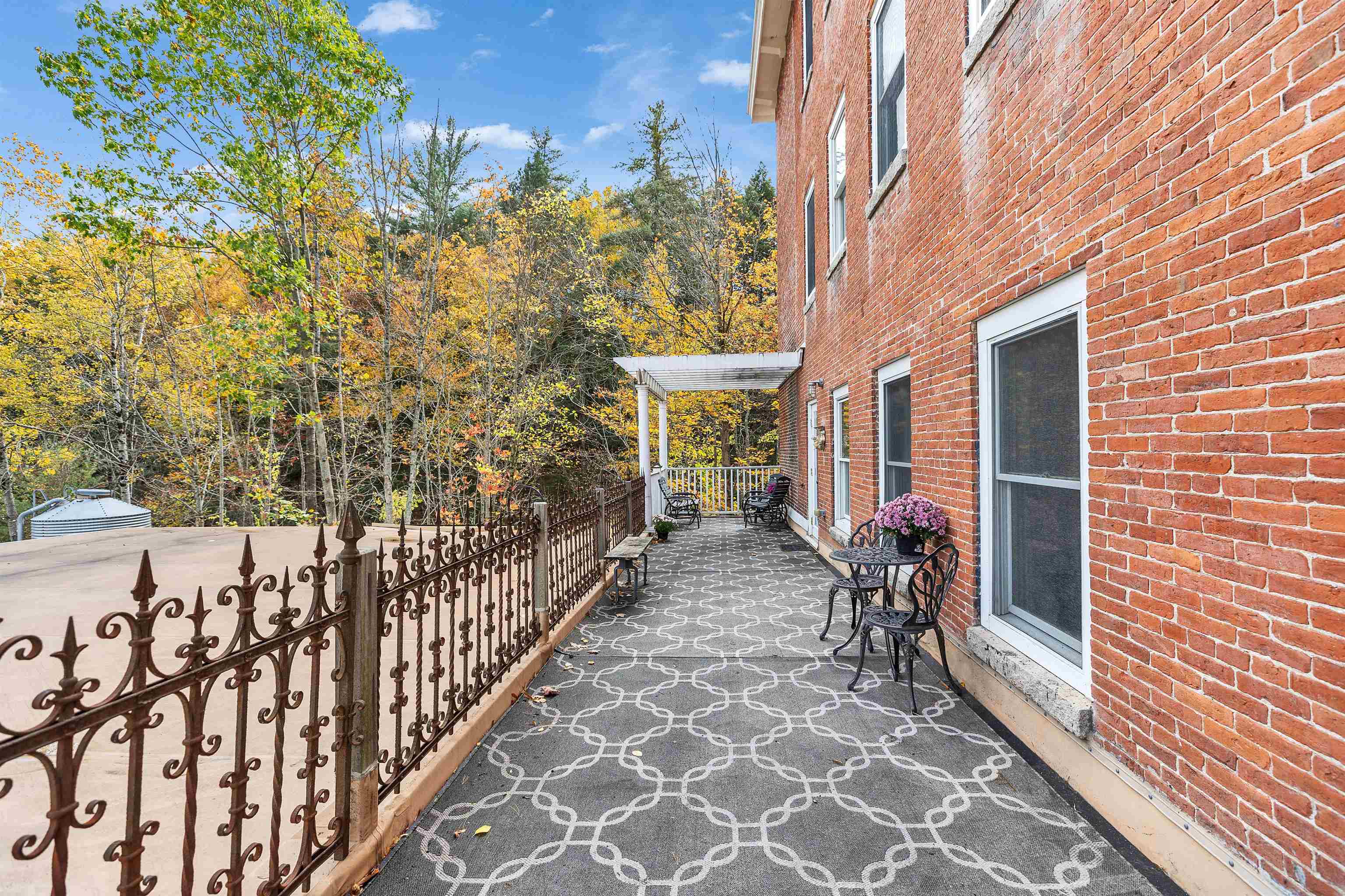 374 Union Street 206