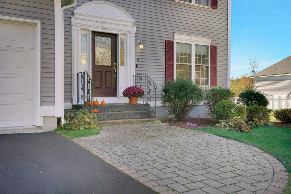 Photo of 16 Summit Road, Bedford, NH 03110 (MLS # 5066704)