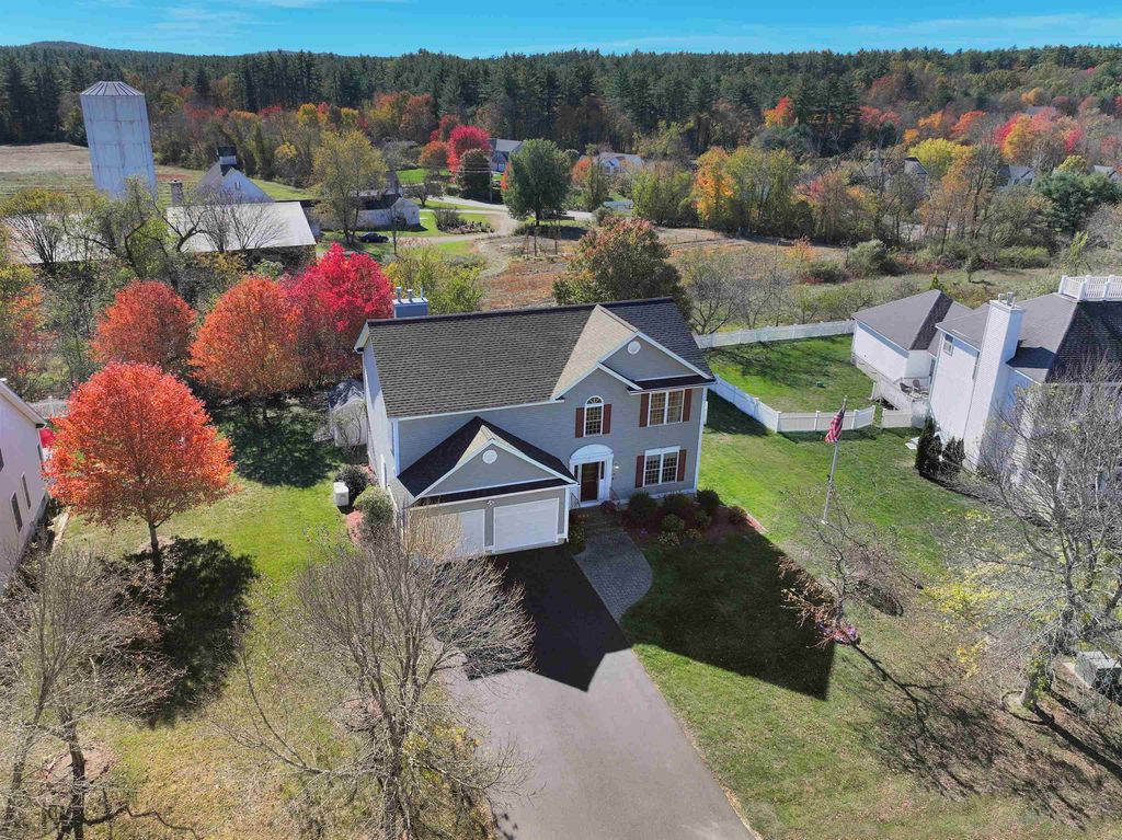 Photo of 16 Summit Road, Bedford, NH 03110 (MLS # 5066704)