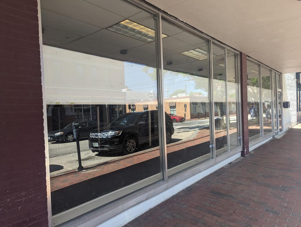 Photo of 113 West Pearl Street, Nashua, NH 03060 (MLS # 5082657)