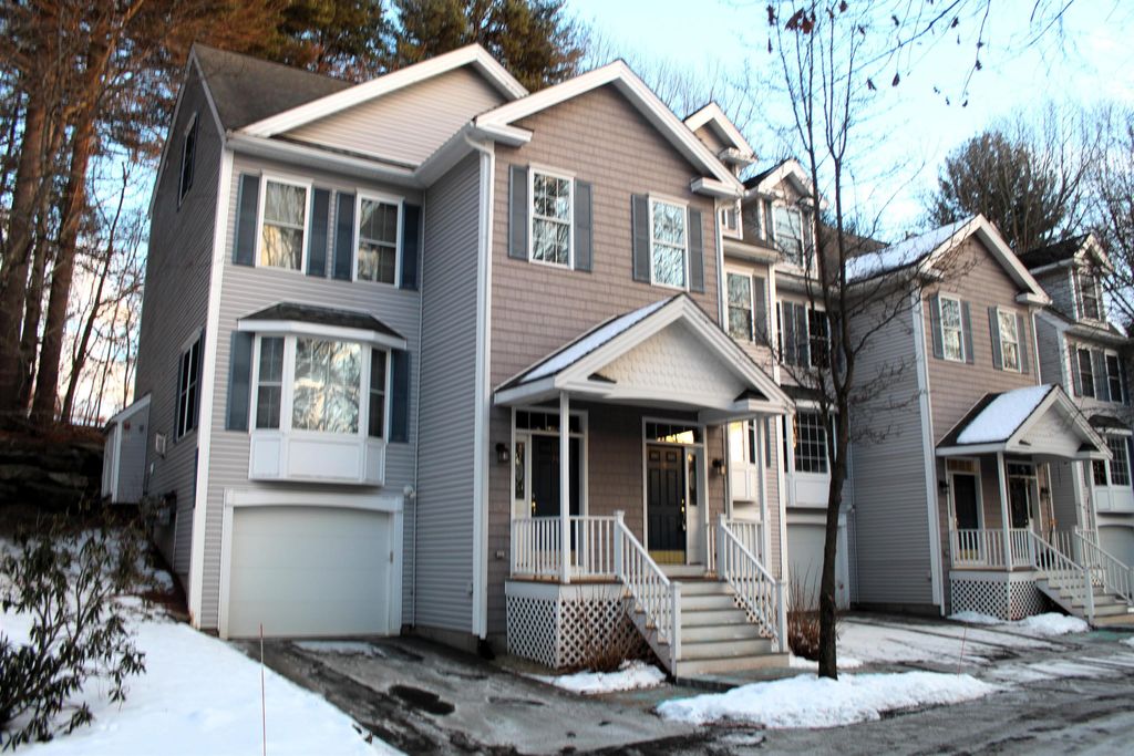 Photo of 38 Georgetown Drive, Nashua, NH 03062 (MLS # 5073129)