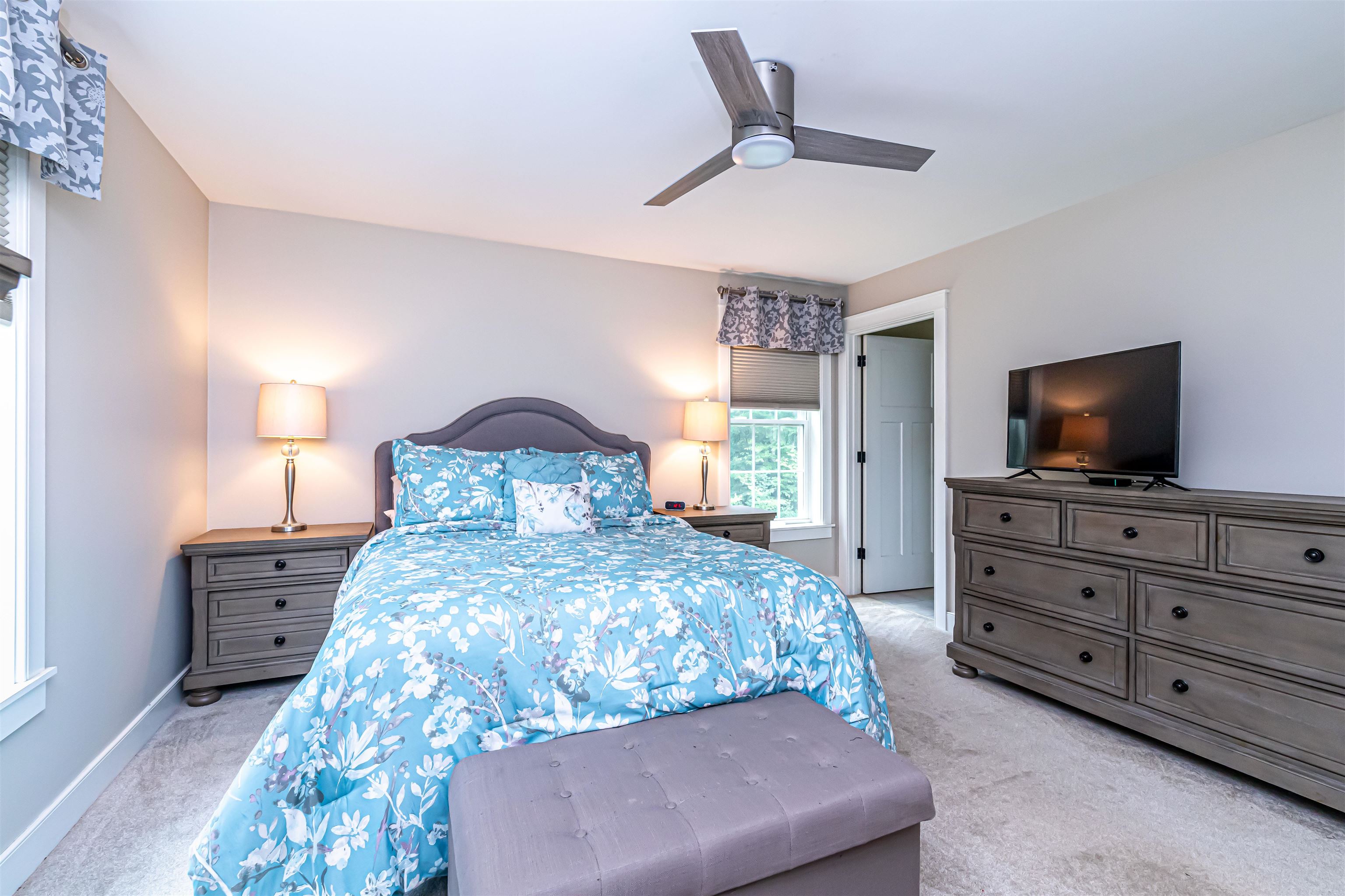 Sandown, New Hampshire 03873, United States, 4 Bedrooms Bedrooms, ,3 BathroomsBathrooms,Residential,Pending,124155