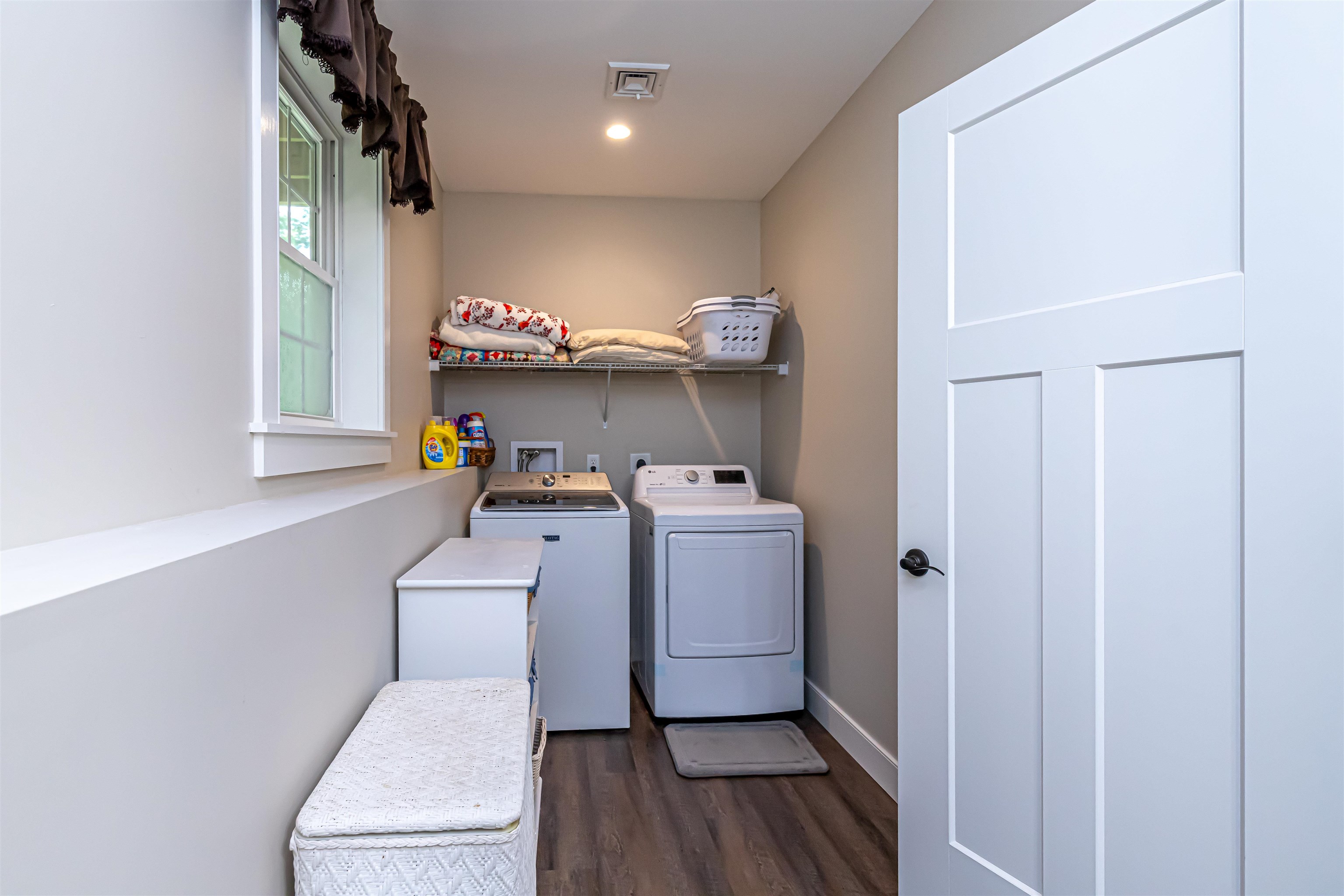 Sandown, New Hampshire 03873, United States, 4 Bedrooms Bedrooms, ,3 BathroomsBathrooms,Residential,Pending,124155