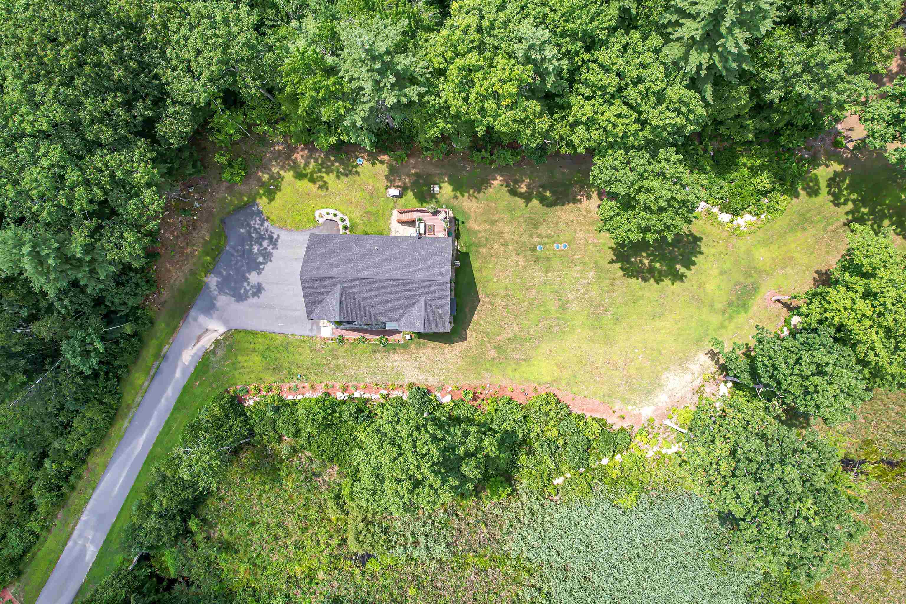 Sandown, New Hampshire 03873, United States, 4 Bedrooms Bedrooms, ,3 BathroomsBathrooms,Residential,Pending,124155