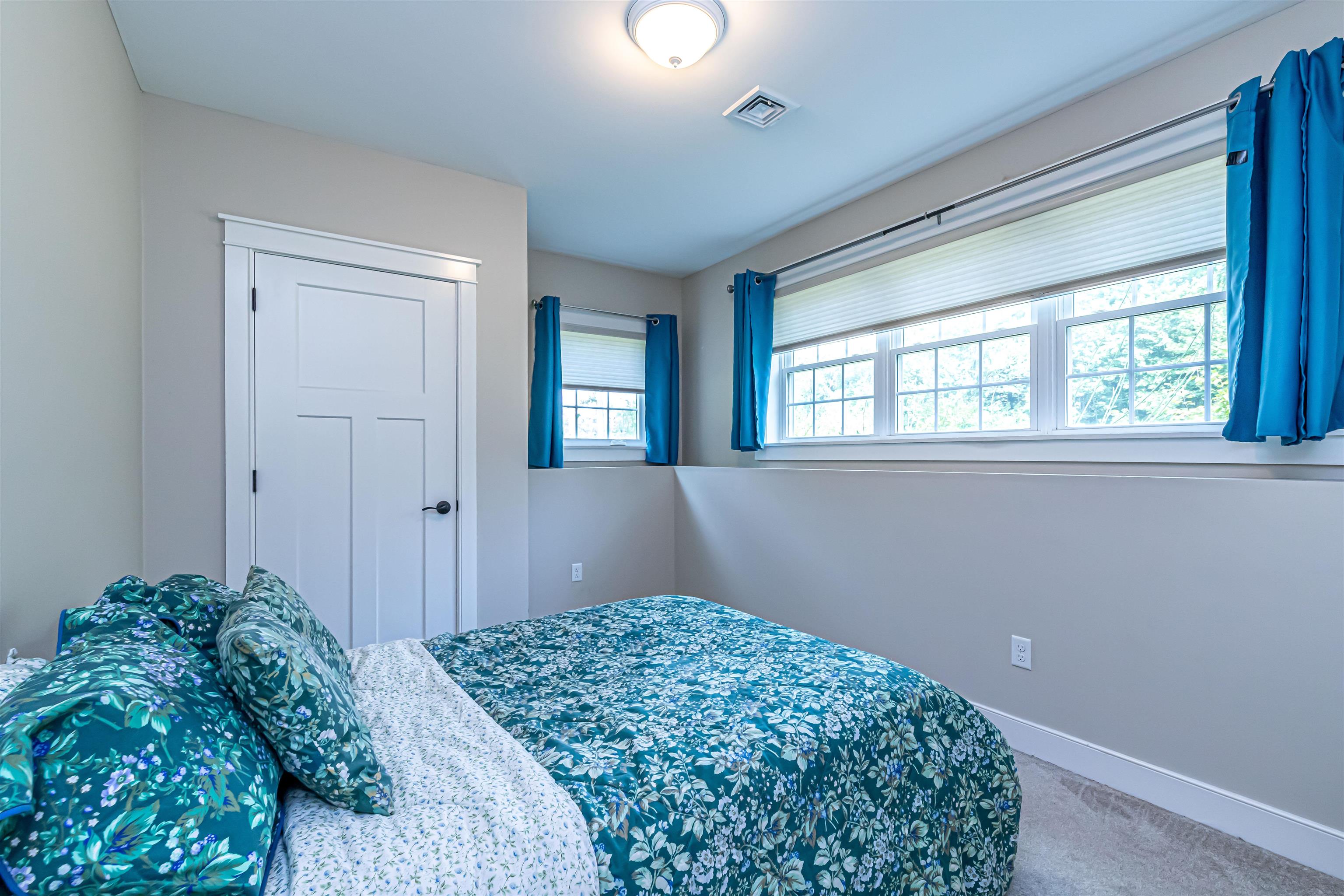 Sandown, New Hampshire 03873, United States, 4 Bedrooms Bedrooms, ,3 BathroomsBathrooms,Residential,Pending,124155