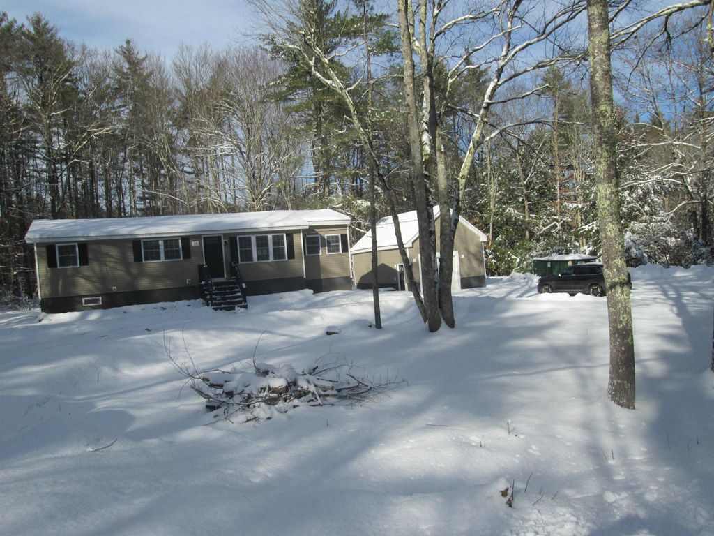 Photo of 12 Gerrish Drive, Nottingham, NH 03290 (MLS # 5071176)