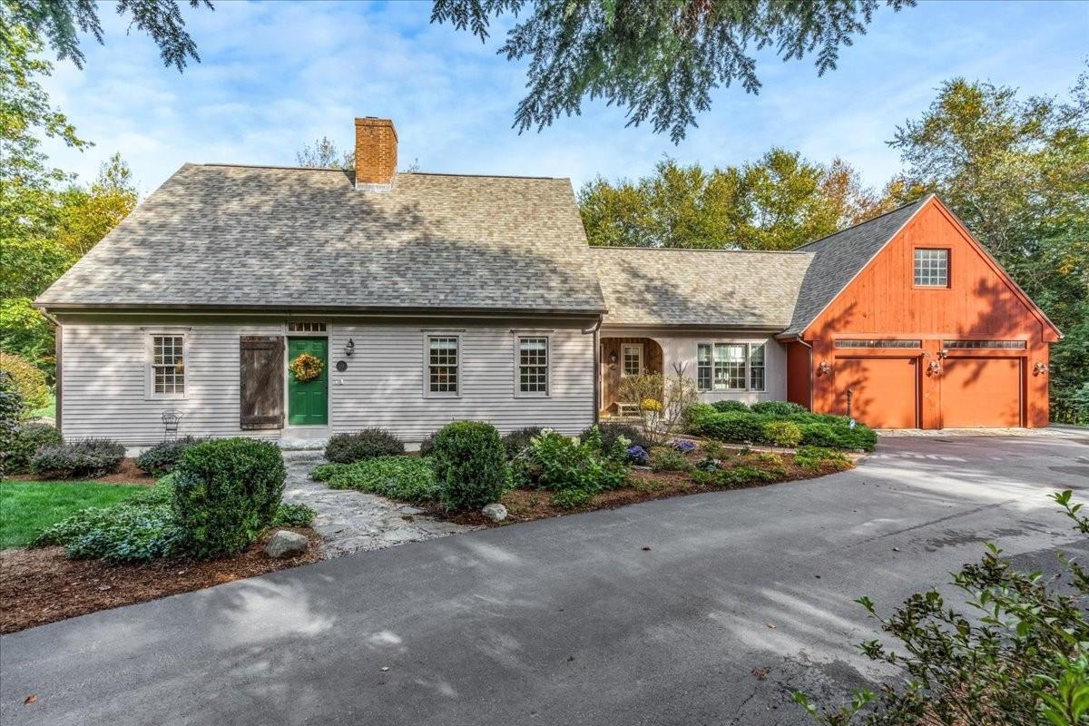 19 Carriage Road