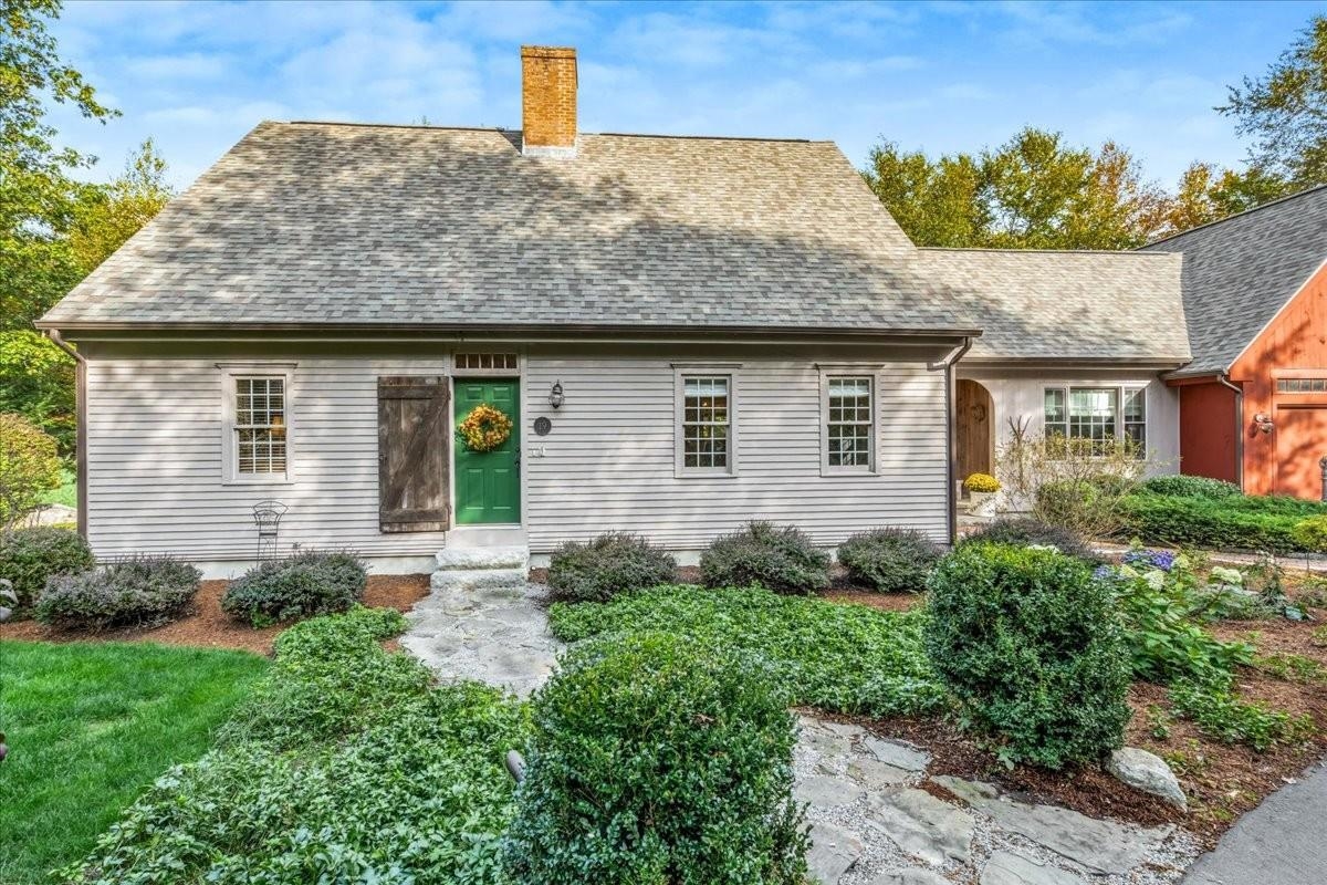 19 Carriage Road