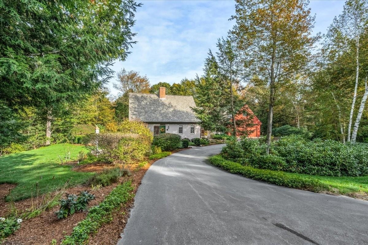 19 Carriage Road