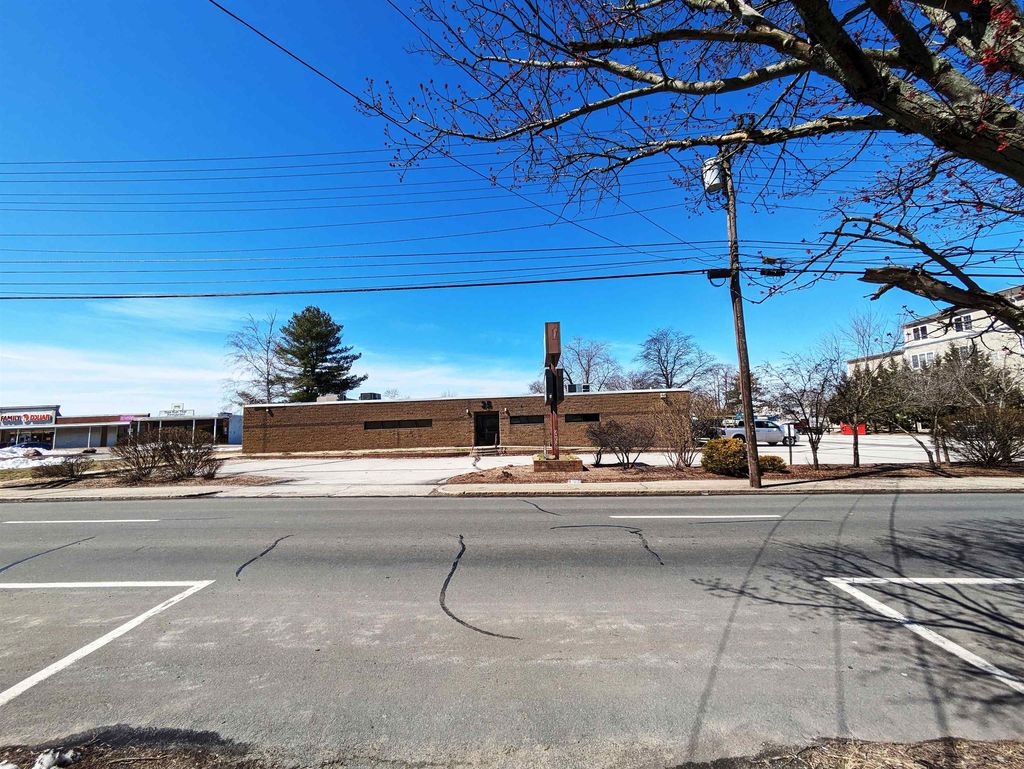 Photo of 25 S Maple Street, Manchester, NH 03103 (MLS # 5036416)
