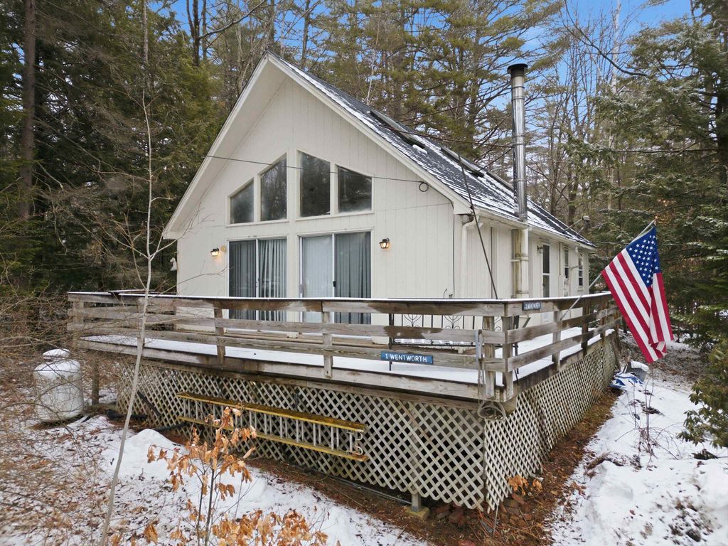 Photo of 1 Wentworth Lane, Barnstead, NH 03225 (MLS # 5081370)